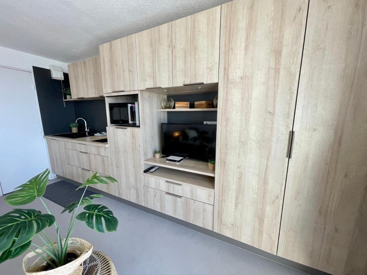 Le De La Digue Apartment *